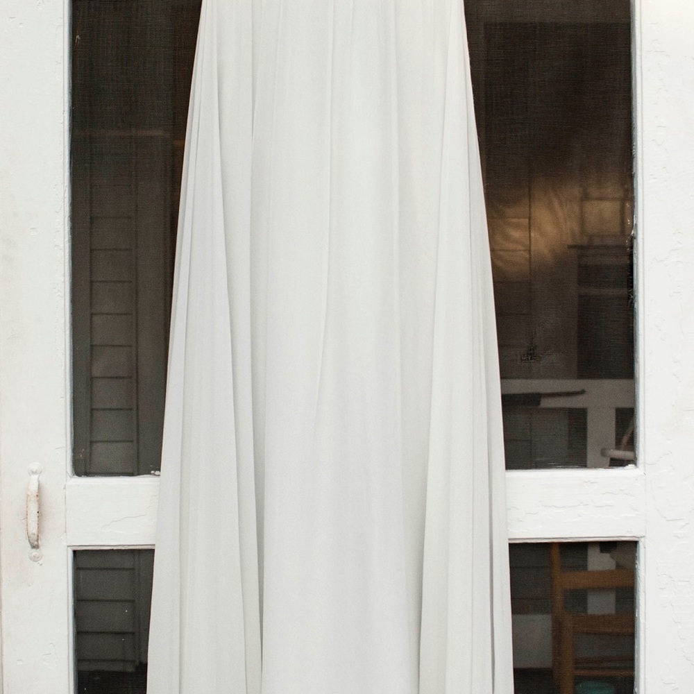 Leanne Marshall Wedding Dress (light blue/white) - Picture 2 of 8